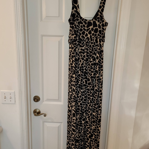 Dress - Picture 2 of 7
